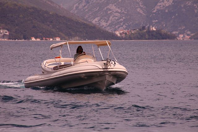 Amazing Dillennium 2999 from Italian's Scanner brand is available for sale in Tivat!

For more info please contact us at sale@mwtribs.com

#mwtribs #montenegro #boatcharter #boatsales #bokabay #visitmontenegro #welovemontenegro #tivat #perast #scanne