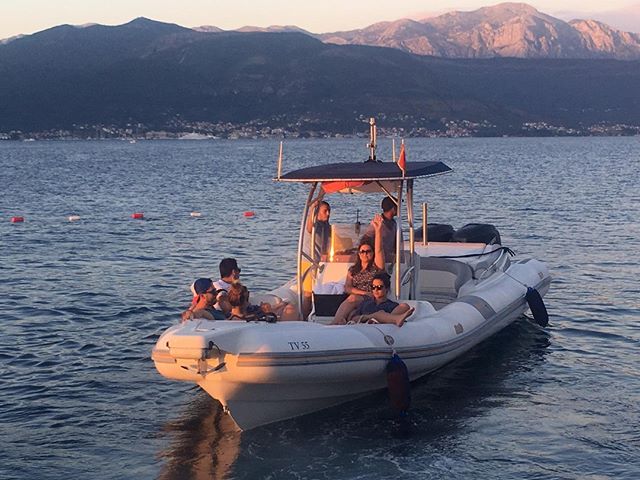 Bat Open 996 is available for boat charters! Ideal for groups up to 11 people.

For more info please contact info@mwtribs.com or visit watertaxi.info

#montenegro #mwtribs #boatcharter #yacht #boating #watertaxi #welovemontenegro #visitmontenegro #bo