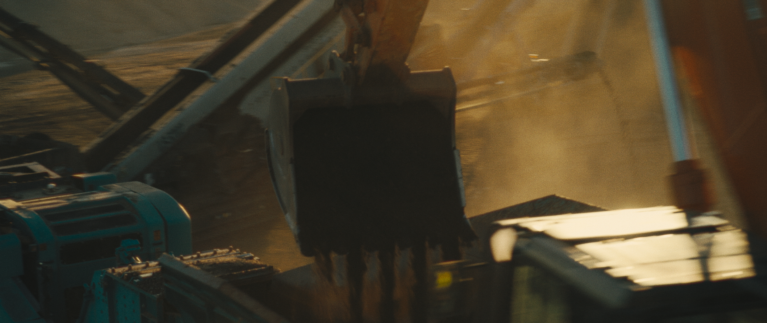 HITACHI_30_BOBCAT_250918_Conform.00_00_17_07.Still036.png