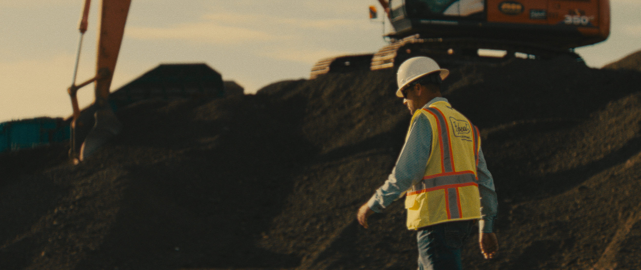 HITACHI_30_BOBCAT_250918_Conform.00_00_13_19.Still031.png