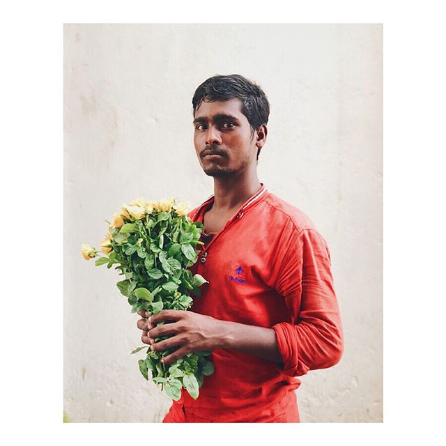 It&rsquo;s my first time back in India since coming here 8 years ago and it&rsquo;s just as beautiful and chaotic as I remember it. I got up nice and early the past 2 mornings (cheers to jet lag) and headed down to the Mullick Ghat Flower Market to m