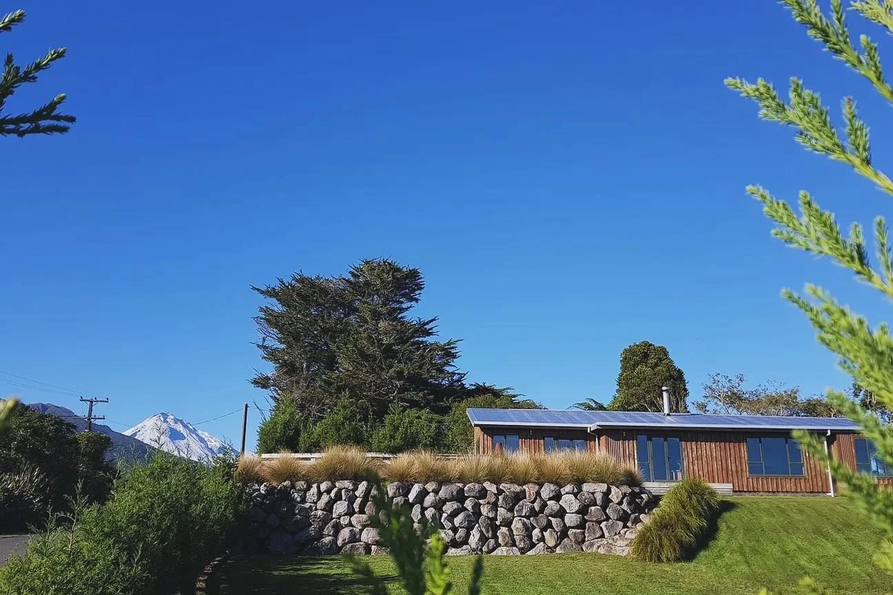 We&rsquo;re moving 💼 🛻 ~~~~ a special little house on a hill. Maunga from the kitchen window 🏔️ expansive ocean in abundance from the back door 🌊 
//// cows on rotation🐮 and sauna in our Google searches 🔥 //// Mish has some big news (watch this