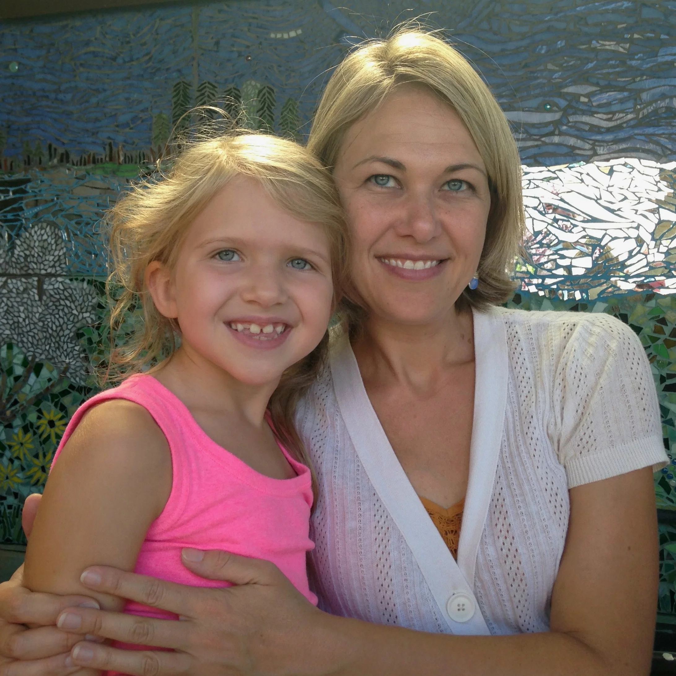 Jocelyn and Sofia 09 04 2017_Square.jpg