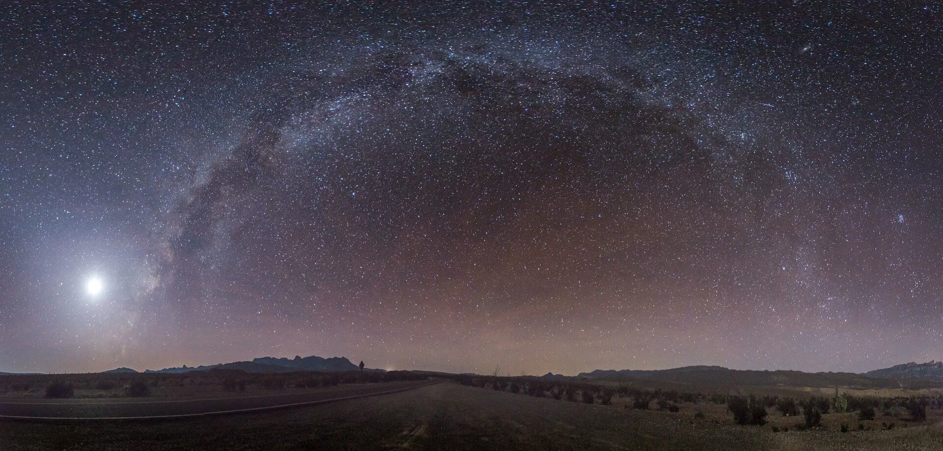 Full Arc of Milky Way_1920.jpg