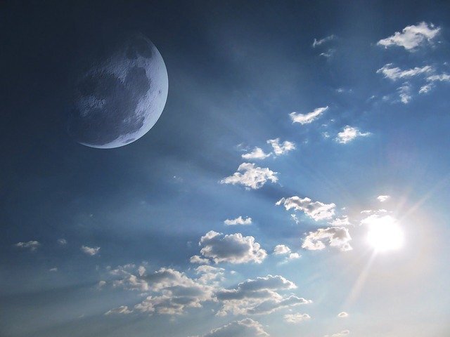Moon and Sun_640.jpg