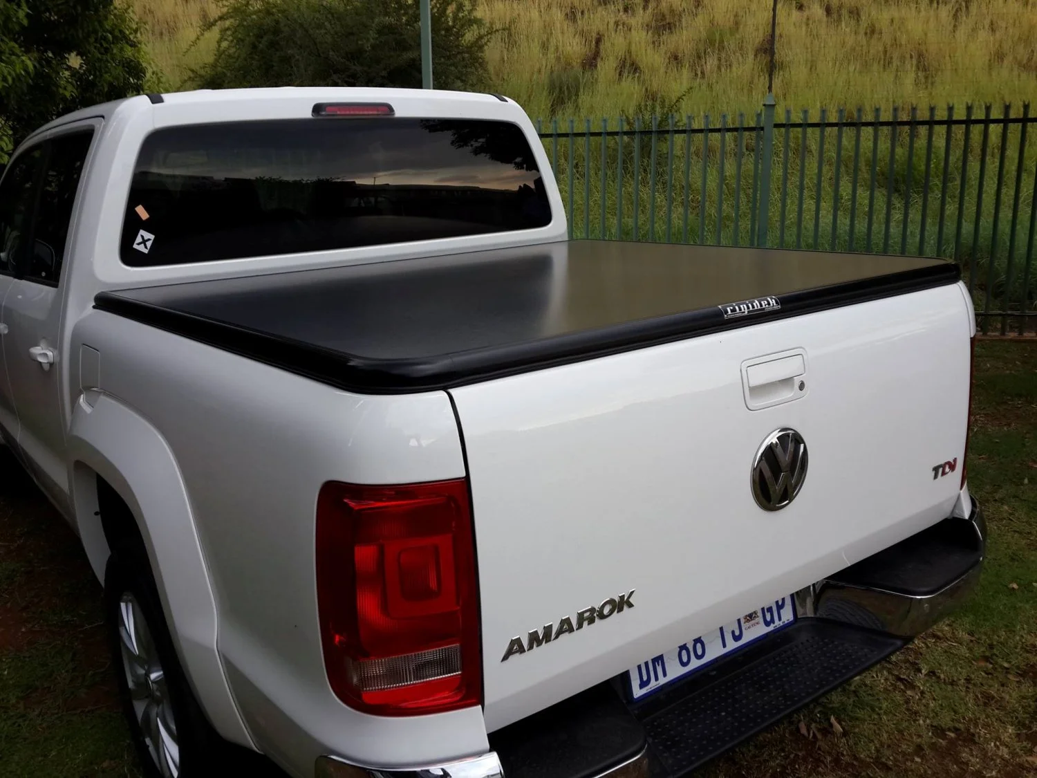 Rigidek Laderaumabdeckung - VW Amarok 2010 DoubleCab 190.jpg