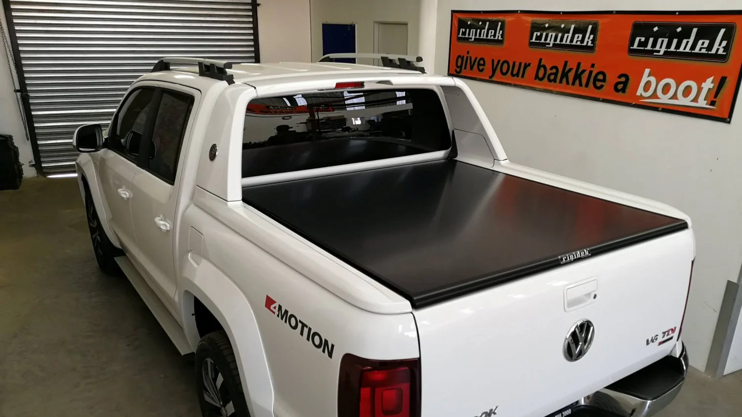 Rigidek Laderaumabdeckung - VW Amarok 2018 DoubleCab Aventura 100.jpg