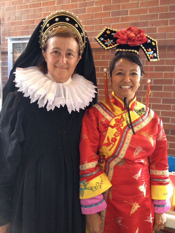 Janie, dressed as Catherine de' Medici, presenting her book at the 2013 Sonoma Book Festival  with author Natasha Yim as Cixi, The Dragon Empress. 
