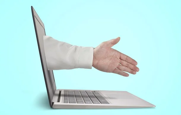 5 Online Faux Pas That Will Doom Your Networking Potential
Matthew Toren, entrepreneur.com
Back in the old days, when the primary form of networking was face to face, there were simple, universal standards that people used to judge you. Now, in the age of online networking, there is another set of rules, and not being aware …