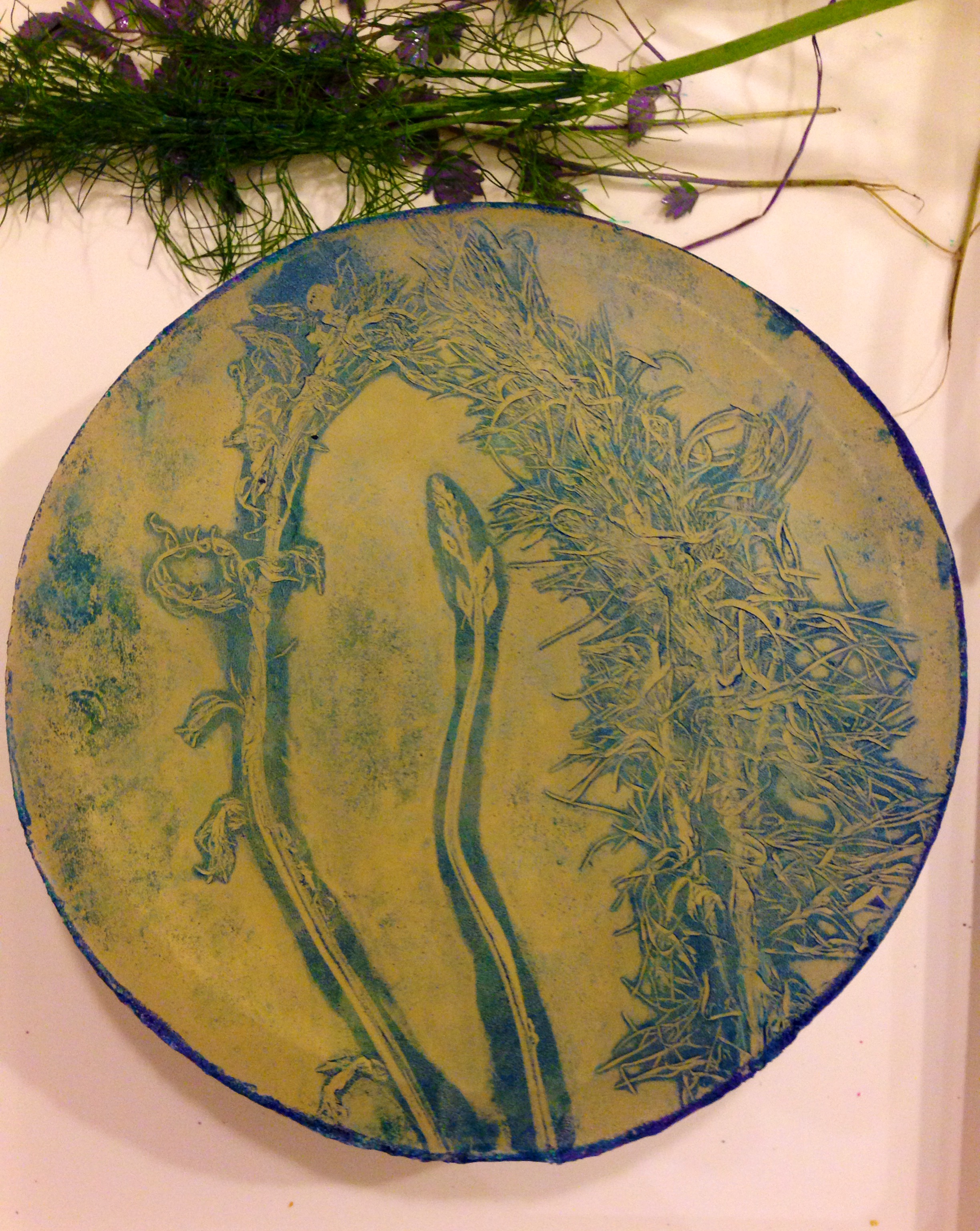 I´ve found so many possibilities for this body of work in gelatin printmaking...