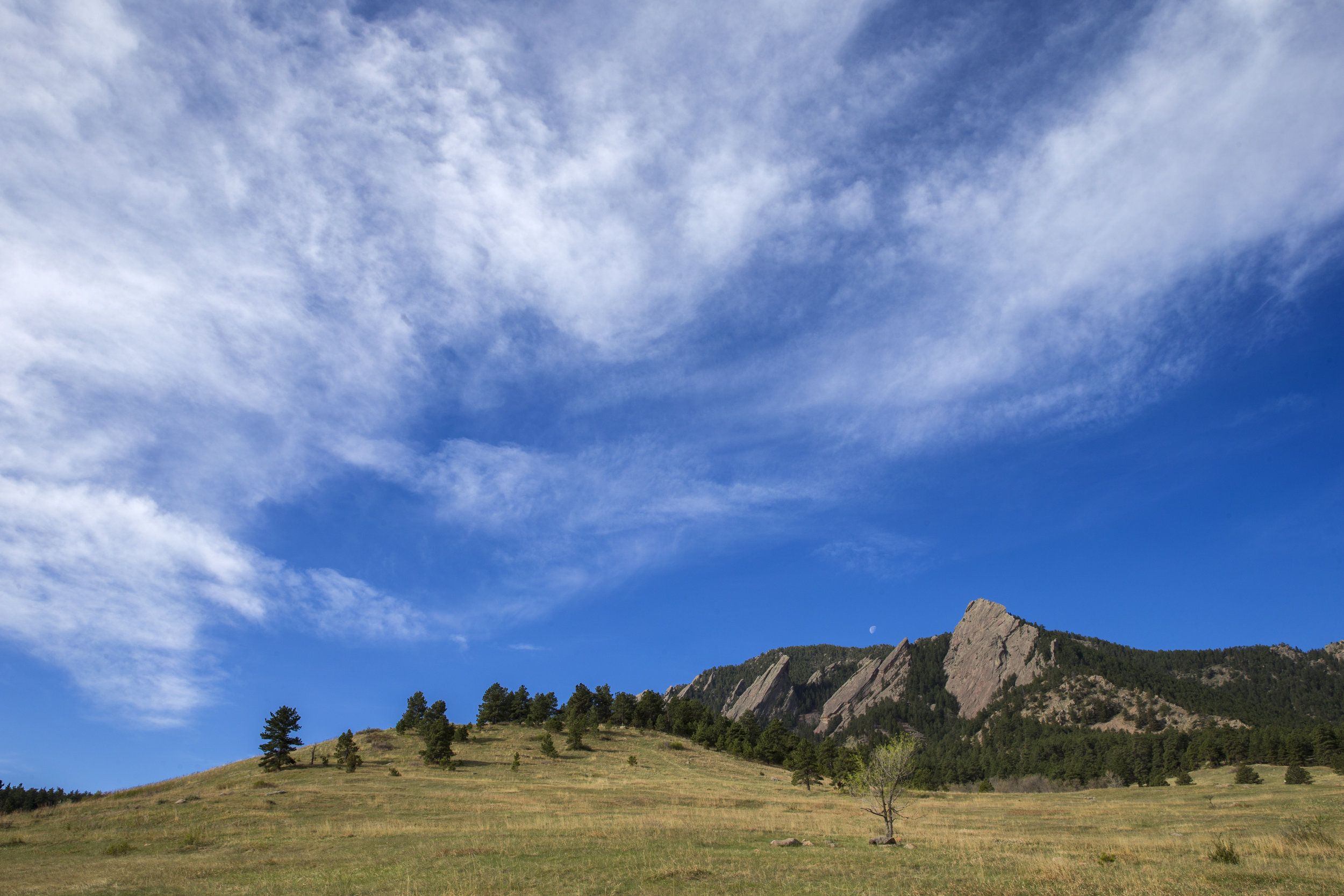 MoonOverFlatirons.jpg