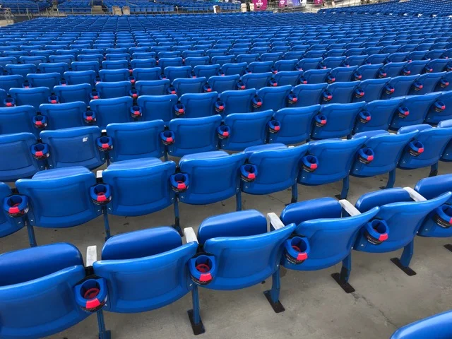 BRANDED SEATS™ CUPHOLDER DISPLAY....  HOW IT WORKS