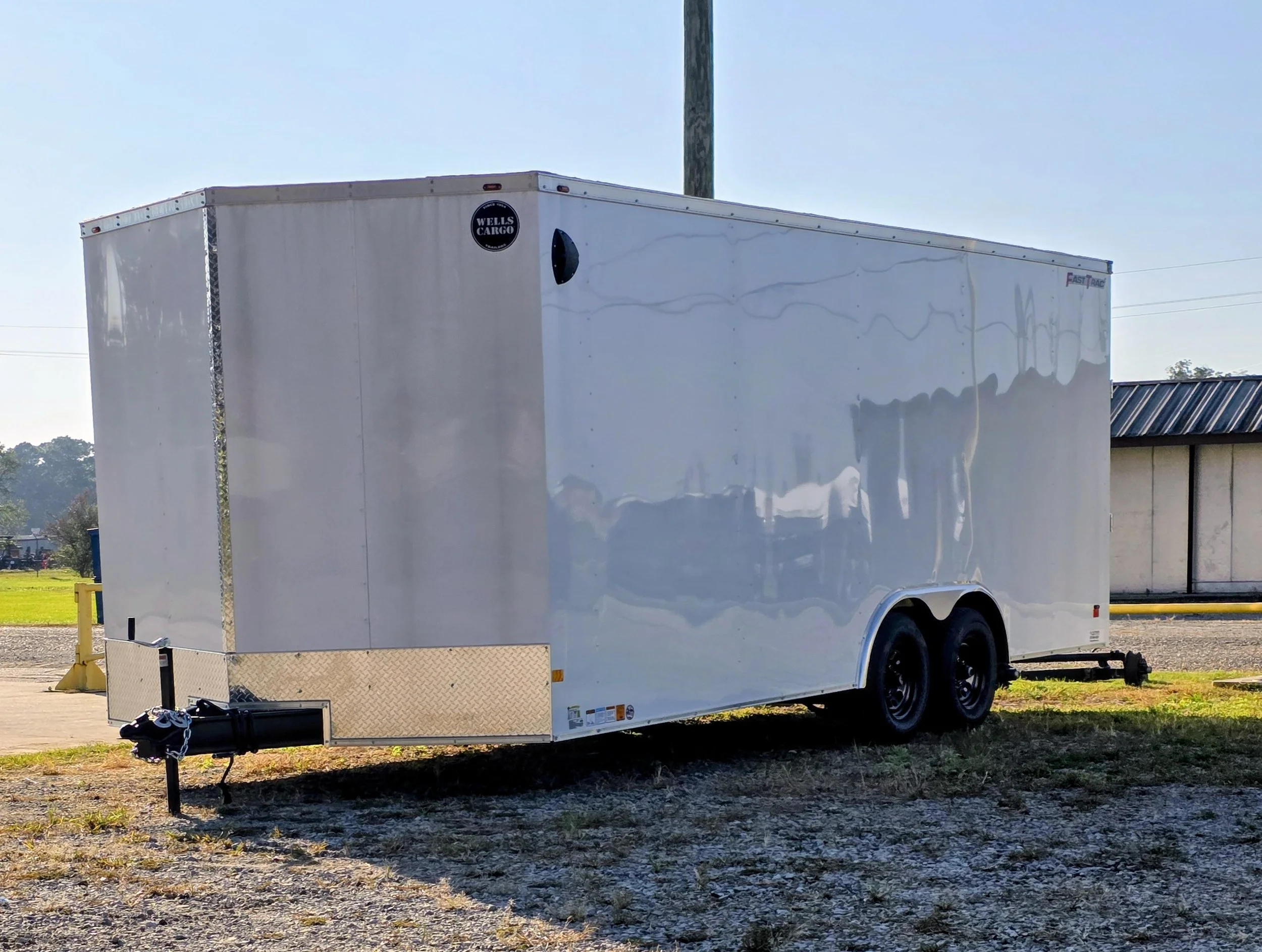 WELLS CARGO 8.5X20 TA W/5200 LB AXLES
