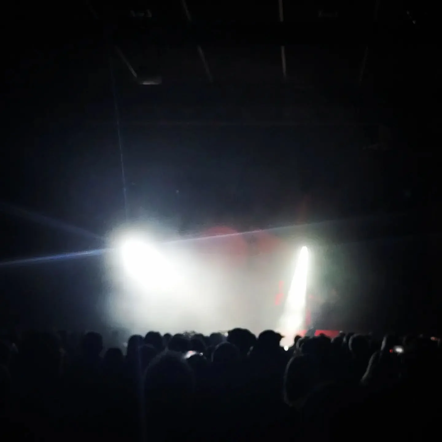 11.03.2023
Holzminden, @stadthalleholzminden

Tickets f&uuml;r kommende Shows:
https://www.eventim.de/artist/kings-of-floyd/

Band:
Berni Bovens - Drums
@fischermaurus - Guitar
@mark.gillespie.754918 - Vocals, Guitar
Hans Maahn - Bass
Anja Lerch - Vo