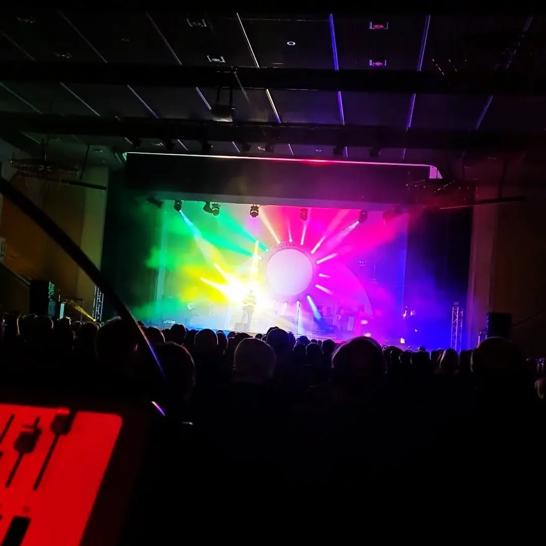 10.03.2023
Paderborn, @paderhalle

Tickets f&uuml;r kommende Shows:
https://www.eventim.de/artist/kings-of-floyd/

Band:
Berni Bovens - Drums
@fischermaurus - Guitar
@mark.gillespie.754918 - Vocals, Guitar
Hans Maahn - Bass
Anja Lerch - Vocals
Andy S