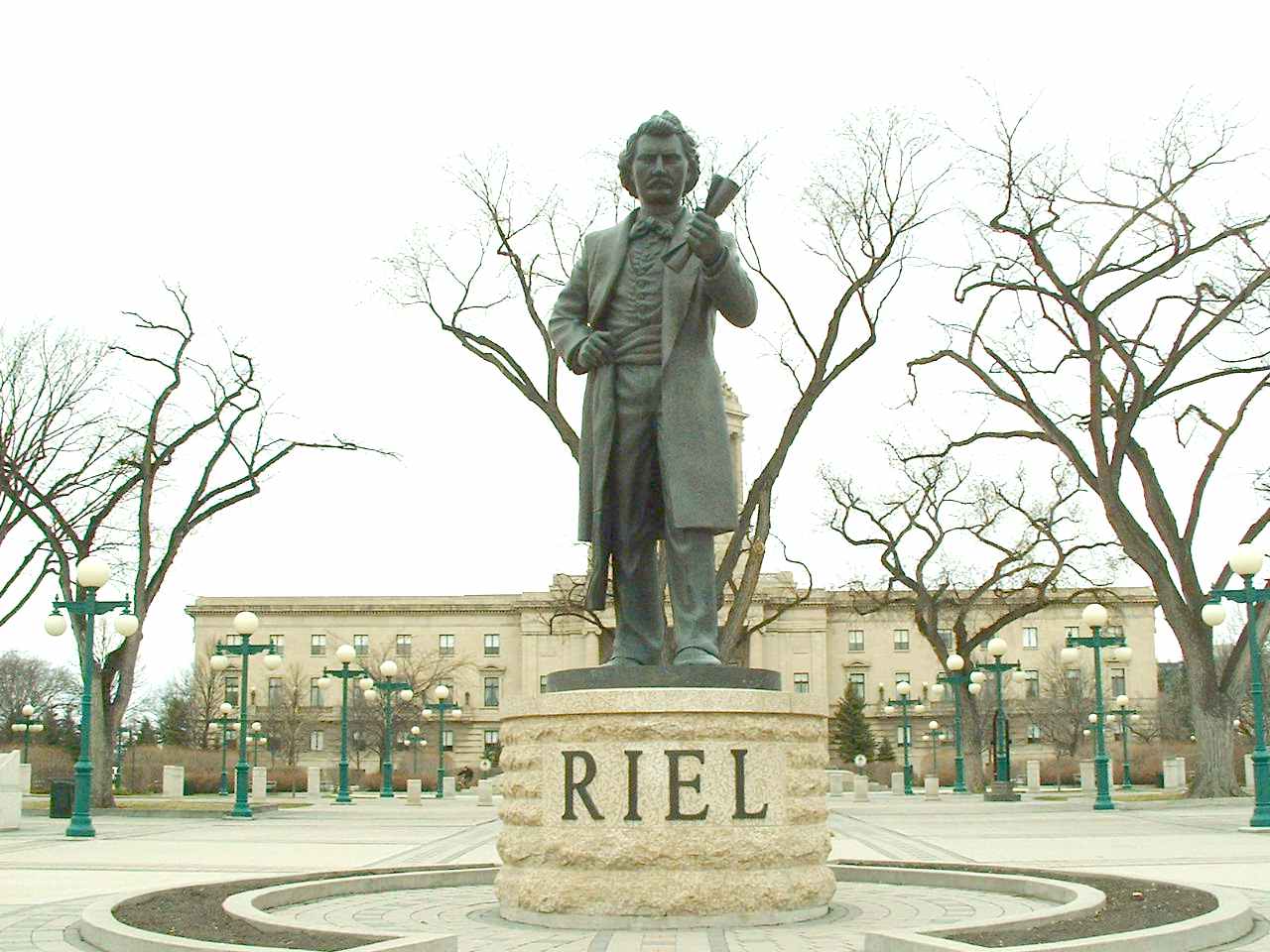 Apprenez en plus sur l'heros Métis Louis riel ici.