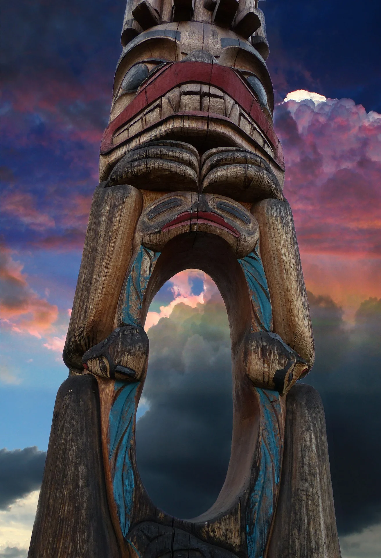 totem-pole-438538_1920.jpg