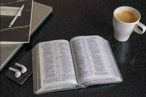 August 22, 2021 Scripture and Meditation | A Song We Used to Know (Pastor Julie)