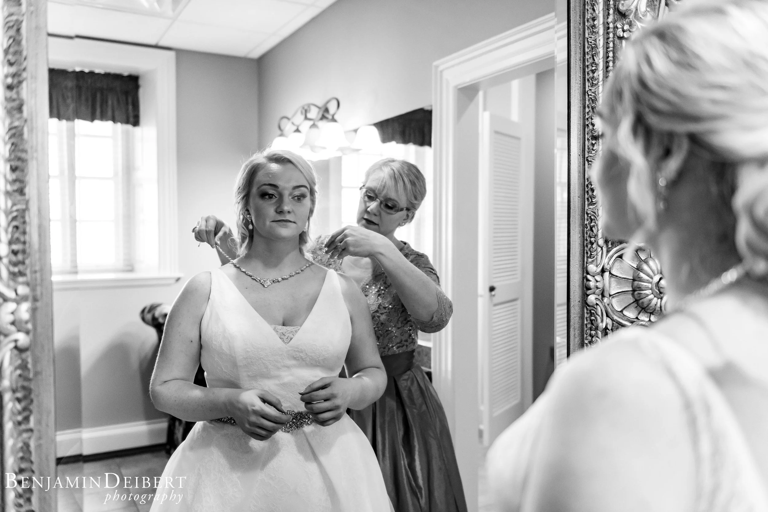 AshleyandDerrick_RadnorValleyCountryClub_Wedding-16.jpg