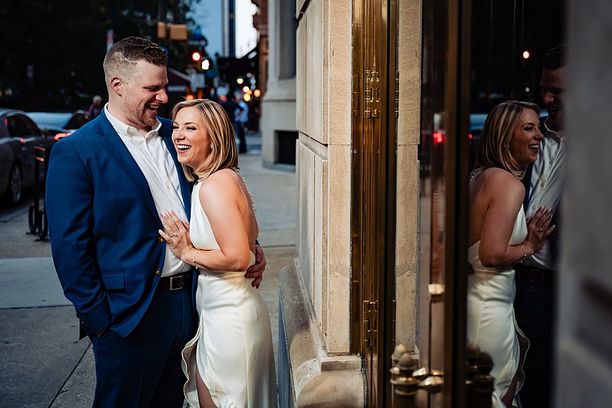 Rittenhouse Square Engagement_0016.jpg