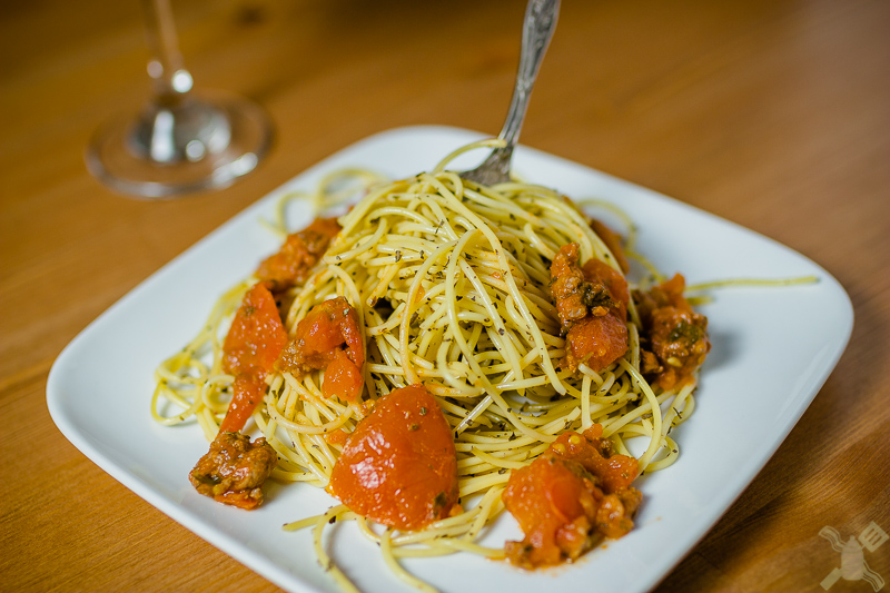 All of the yummy noodles, tomatoes, and herbs involved in this dish are magical together