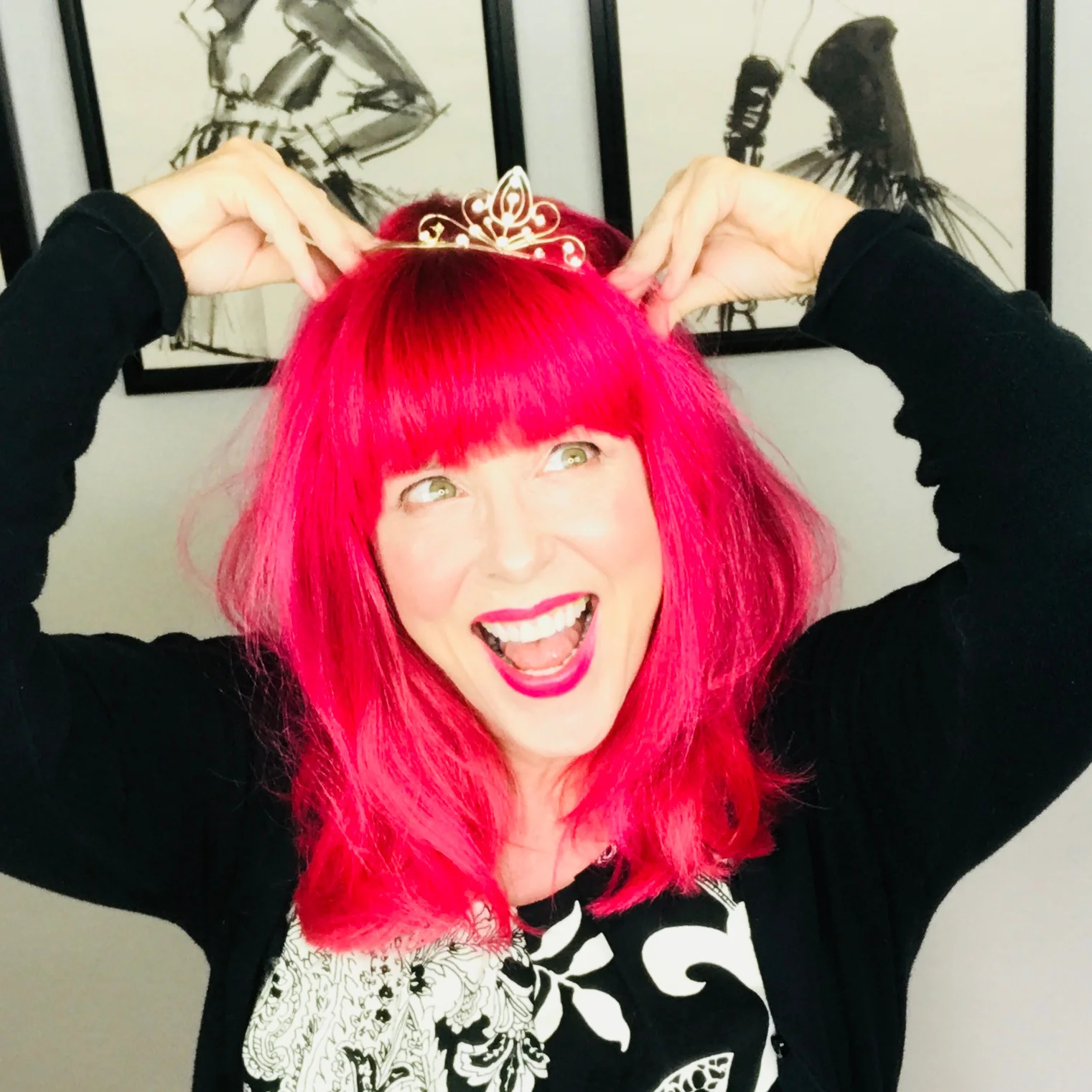 Crown Yourselfie.jpg