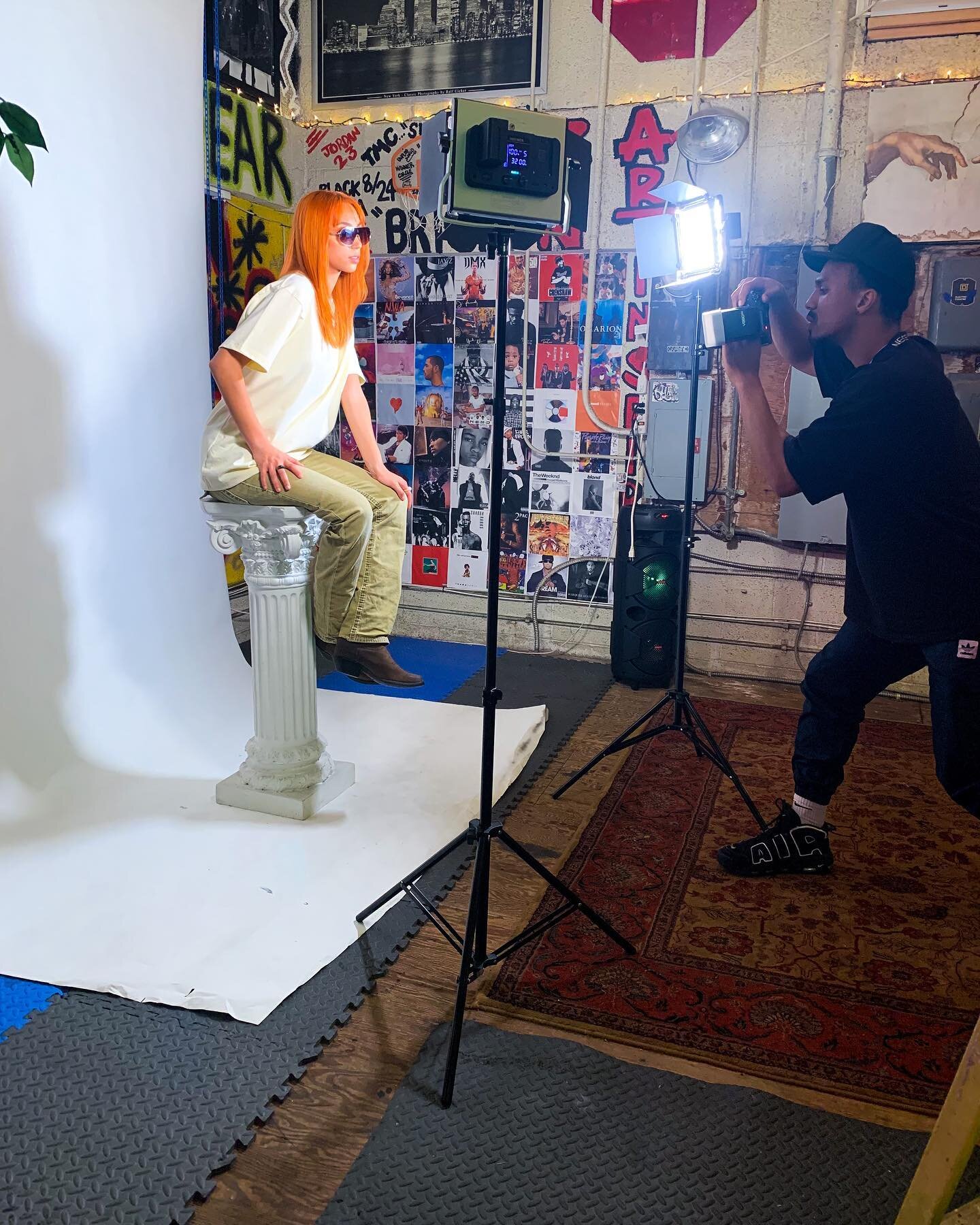 Behind the scenes of @youfoundforest photo shoot w/ @richieg1rl swipe left to see end results. Book your next shoot  @zinclubhouse ☯️ #photoshoot #yffproductions #youfoundforest #zinclubhouse #zin #richiegirl #behindthescenes #unplugworld