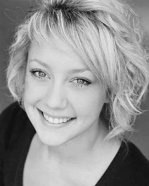 jennifer Jayne Stone plays Snow White