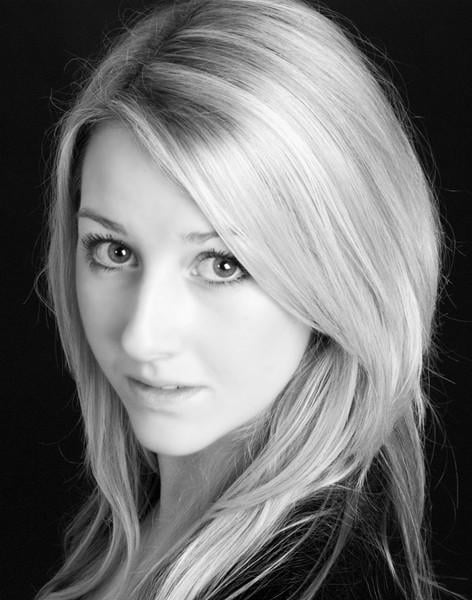 Carol Elizabeth Dobson plays Princess Belle / Azuriel