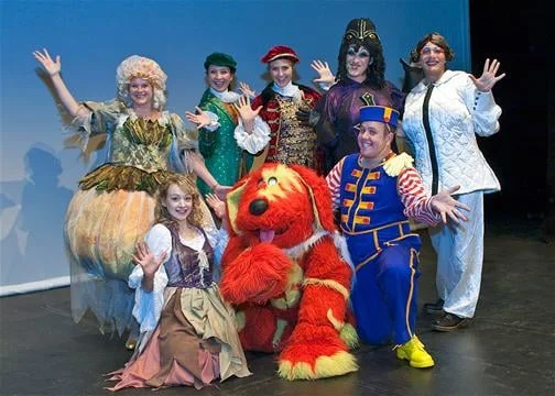 Back - Anne Micklethwaite (Fairy Godmother), Jamie-Lee Mason (Dandini), Alice McGreevy (Prince Charming), Nick Barclay and Stuart Slavicky (Ugly Sisters). Front - Jennifer Burrows (Cinderella), Special Guest star Doodles the Dog, Neil Hurst (Buttons).