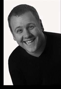 Nick Hurst as Buttons