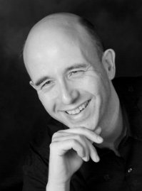 Martin will play Dame Dorothy Doo-itt, the Dame that does, can, and will if you want her to!