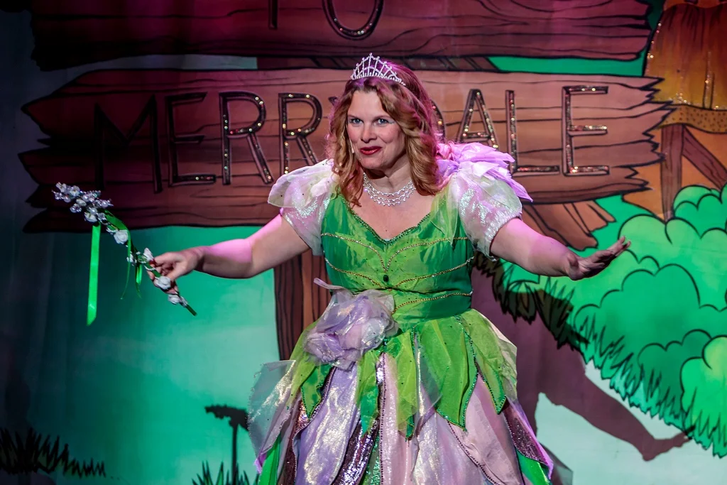 Newark Jack_Beanstalk CB 80D 4900 6x4 shp .jpg