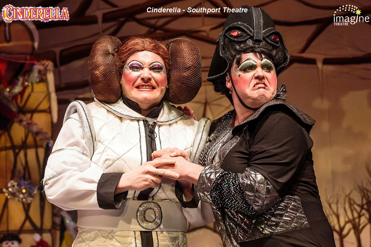 Southport Cinderella 2 6D-4595 6x4 sharp.jpg