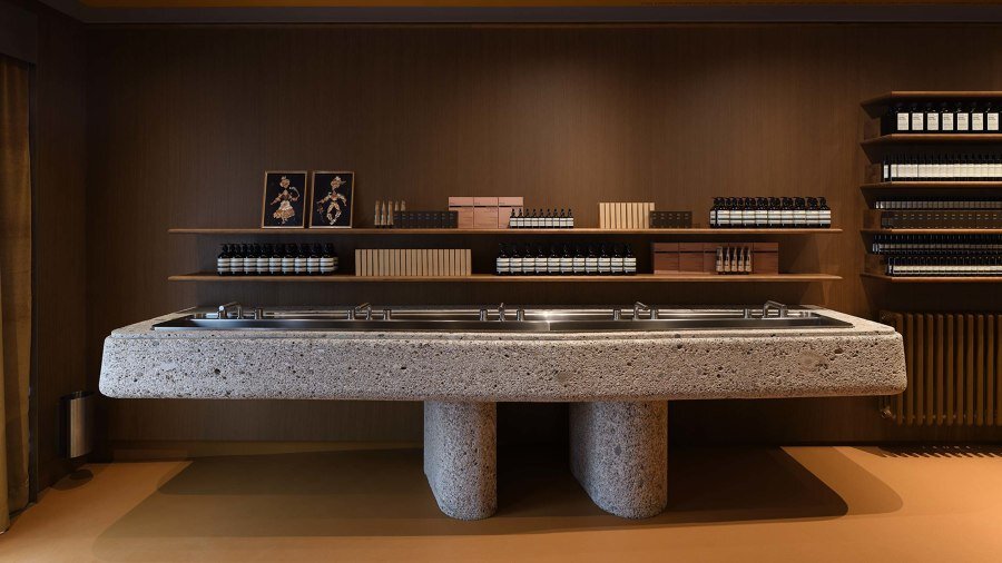 Aesop-Getreidegasse-Carousel-1-Desktop-2560x1440px-arcit18.jpg