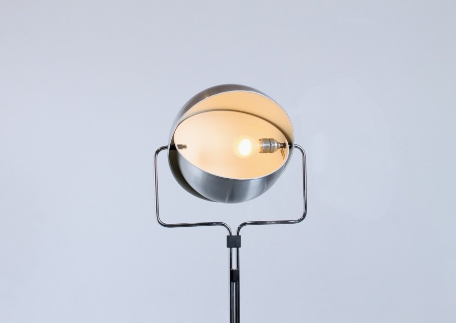 raak-ej-jelles-eclisse-d-2017-floor-light-aluminium-chrome-metal-vintage-space-age-modernist-floor-light-dutch-design-4.jpg