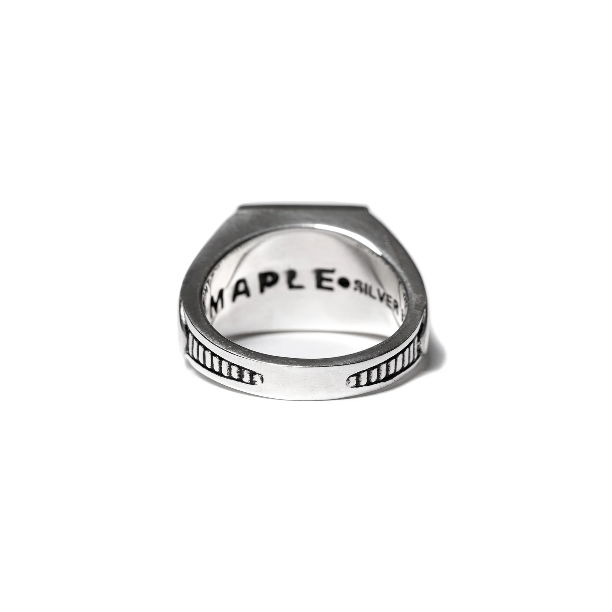 MAPLE-Collegiate-Ring-Silver-925-labradorite-3.jpg