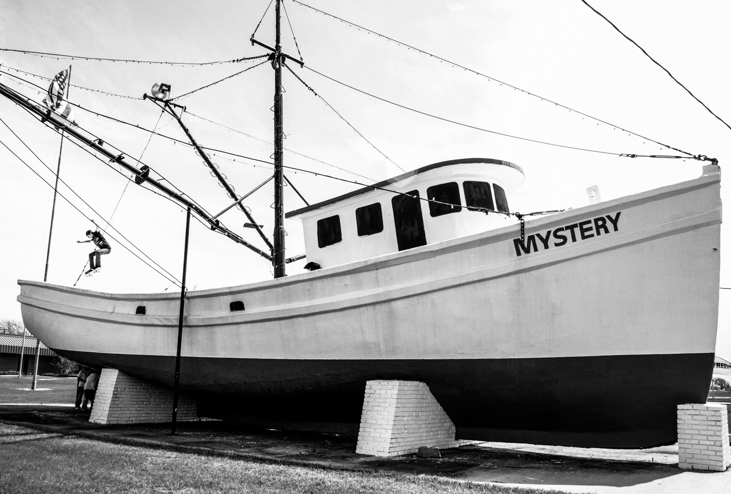 bry-boat-mystery-WW.jpg
