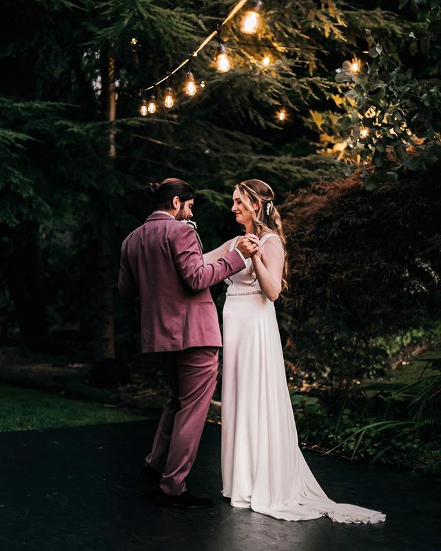 First dance as husband and wife. 😍😍😍 .
.
.
.
@finalinabean 
@transmogrify_ 
HMUA:
@beatbyjoy 
@brideandjen .
.
.