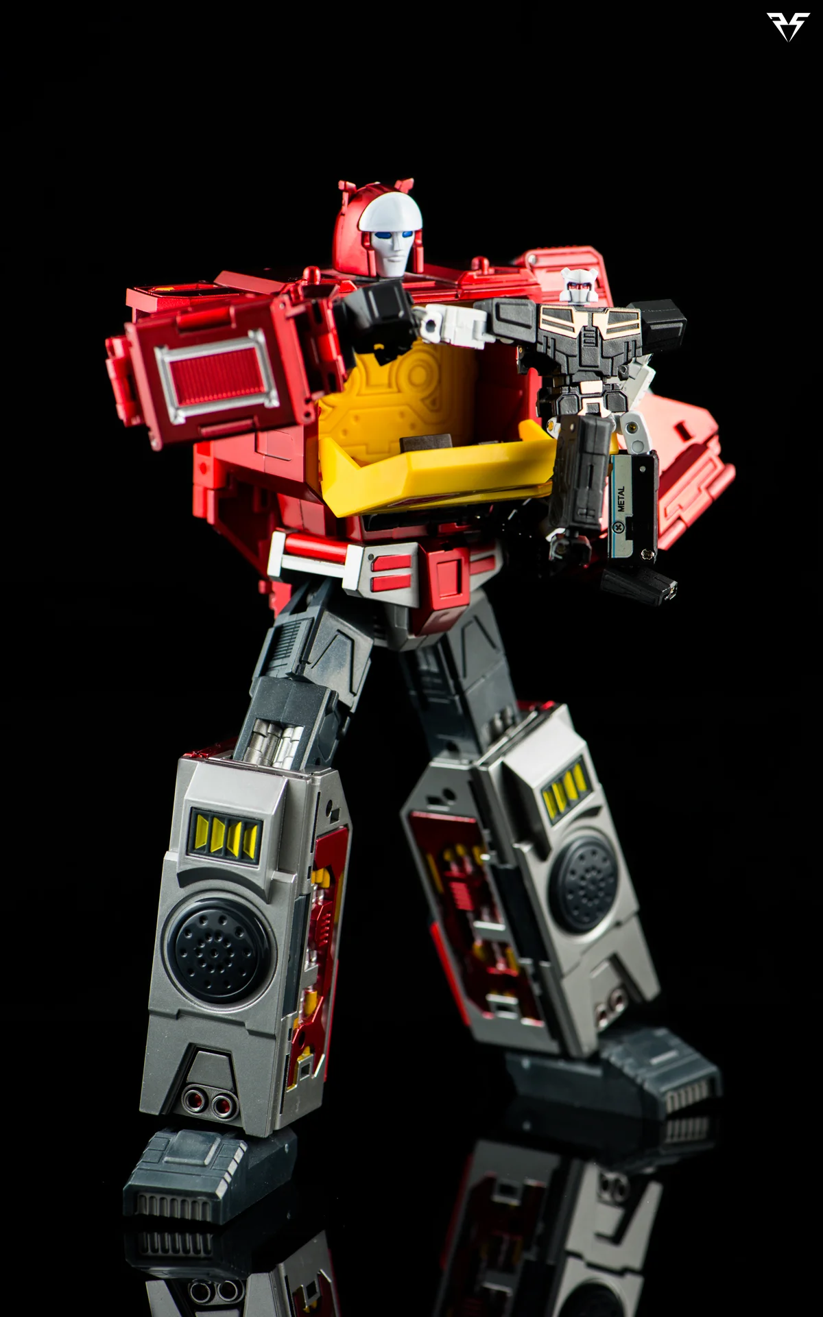 Review - KFC Toys - Transistor!