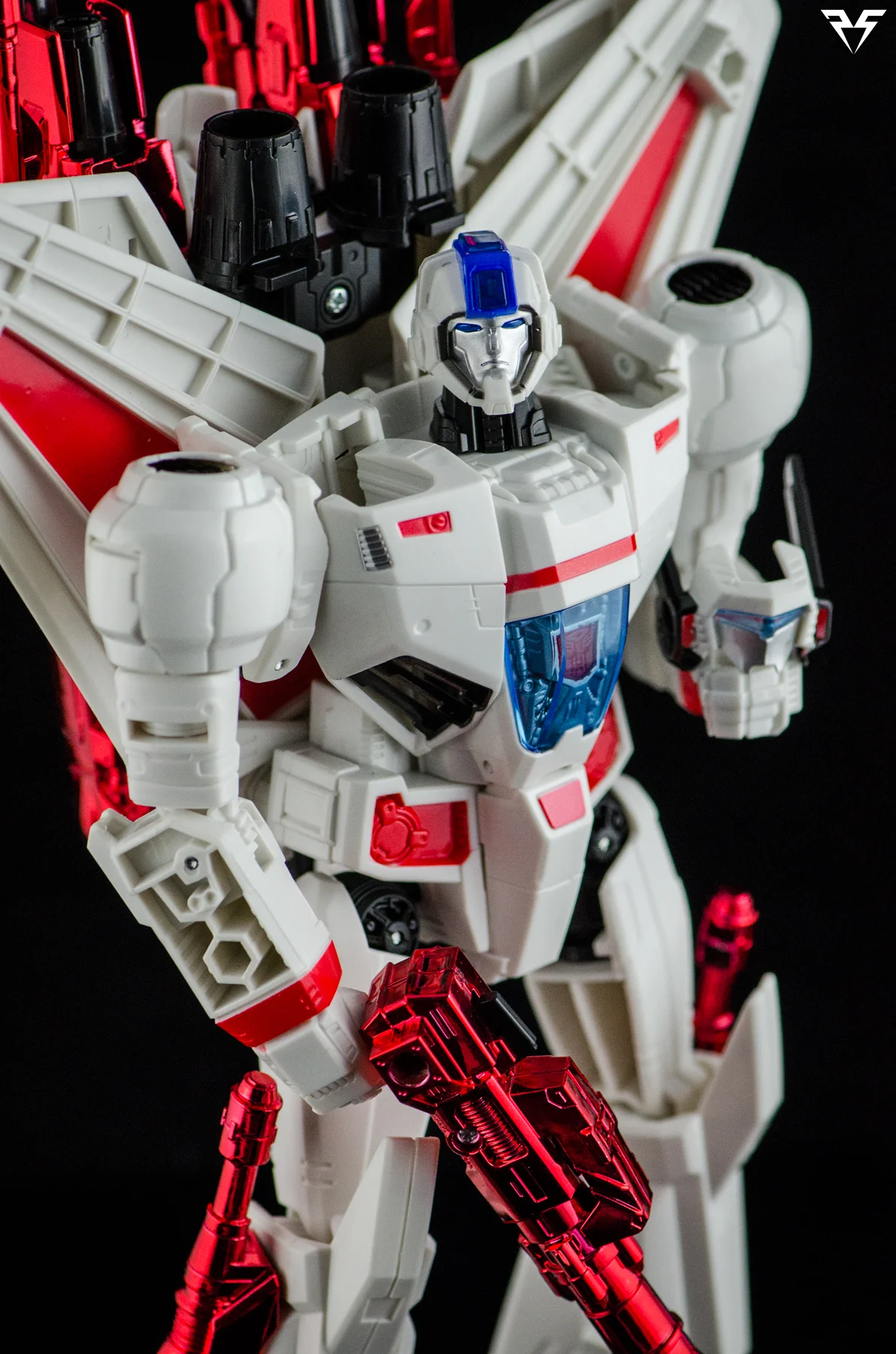 Mini Review - Leader Class Autobot Jetfire