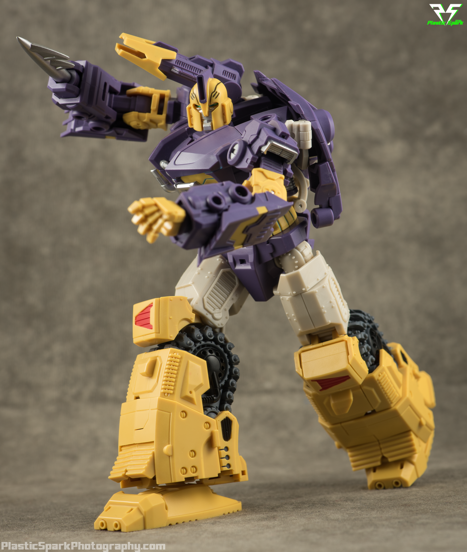Transformers Toys MMC R-13 Spartan aka Impactor IDW Wrecker Series New instock 