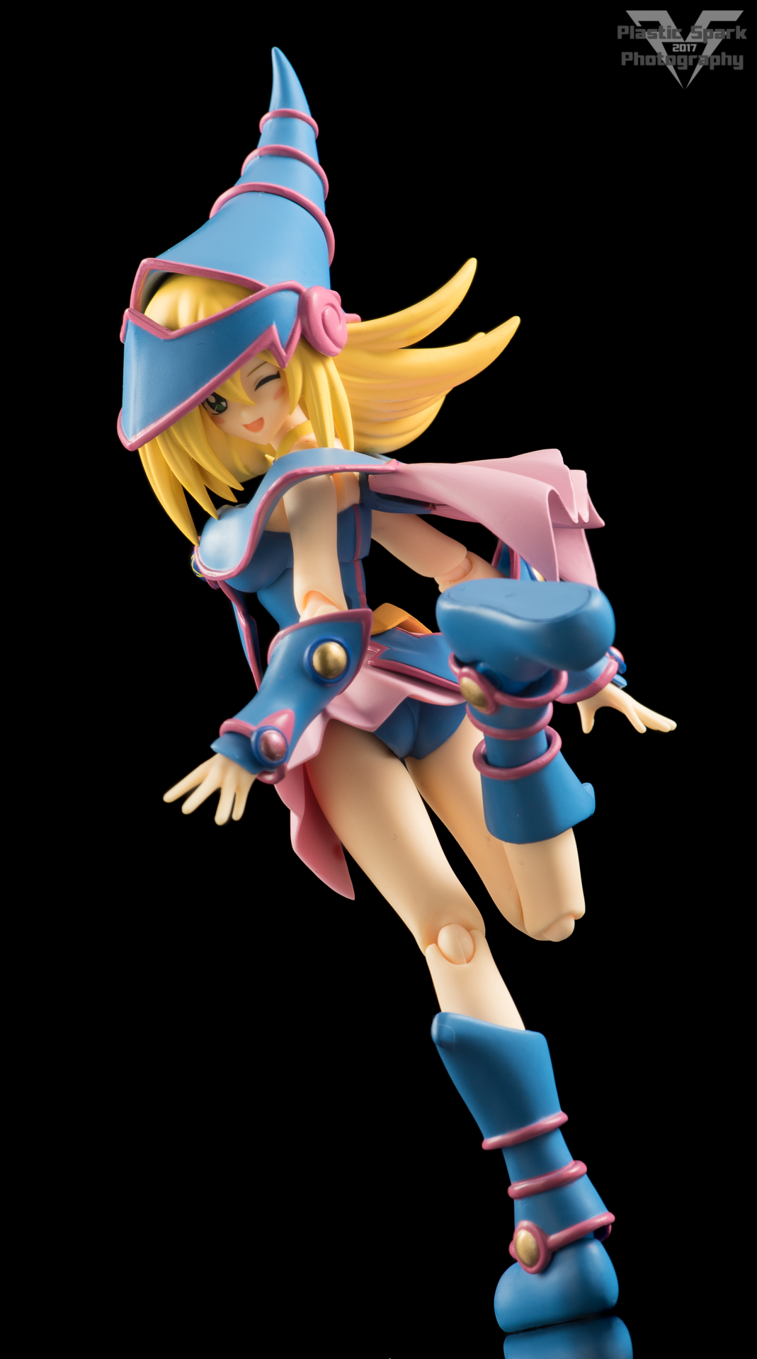 Dark magician deals figma