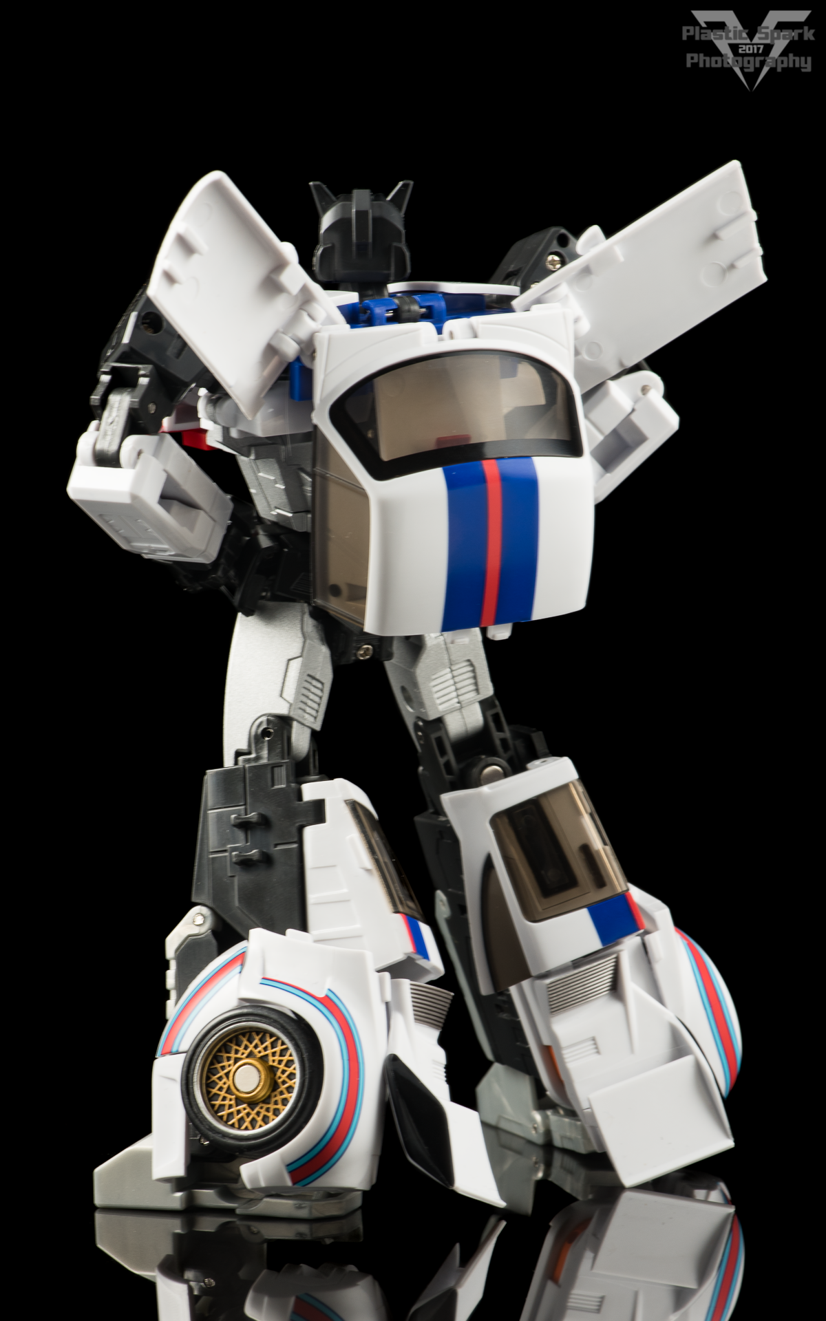 Takara Tomy - MAKETOYS MTRM-09 Downbeat（マイスター風）非正規 mtrm09-downbeat-01.jpg
