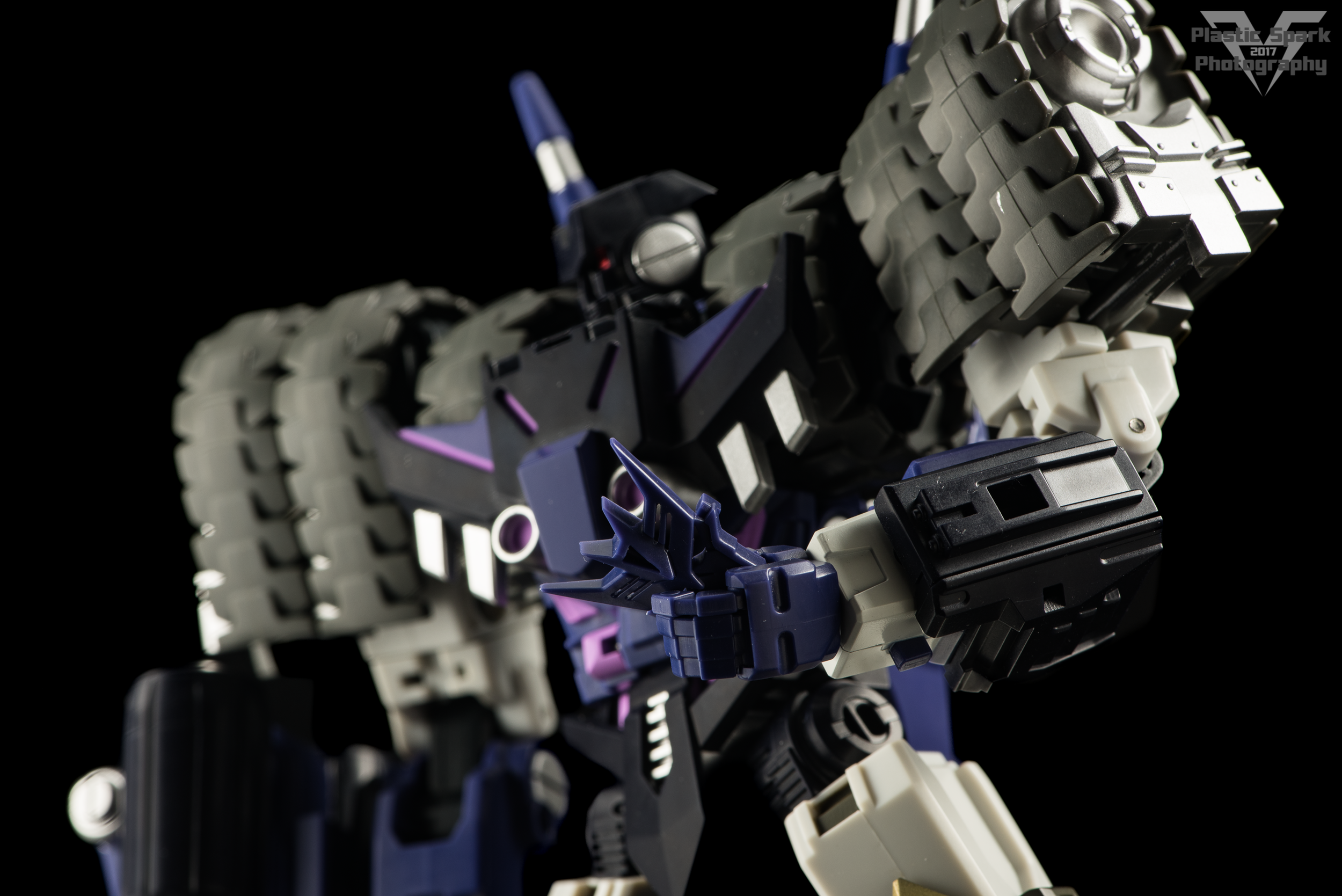 Mini Review - Mastermind Creations R-19 Kultur — Plastic Mini Review - Mastermind Creations R-19 Kultur — Plastic