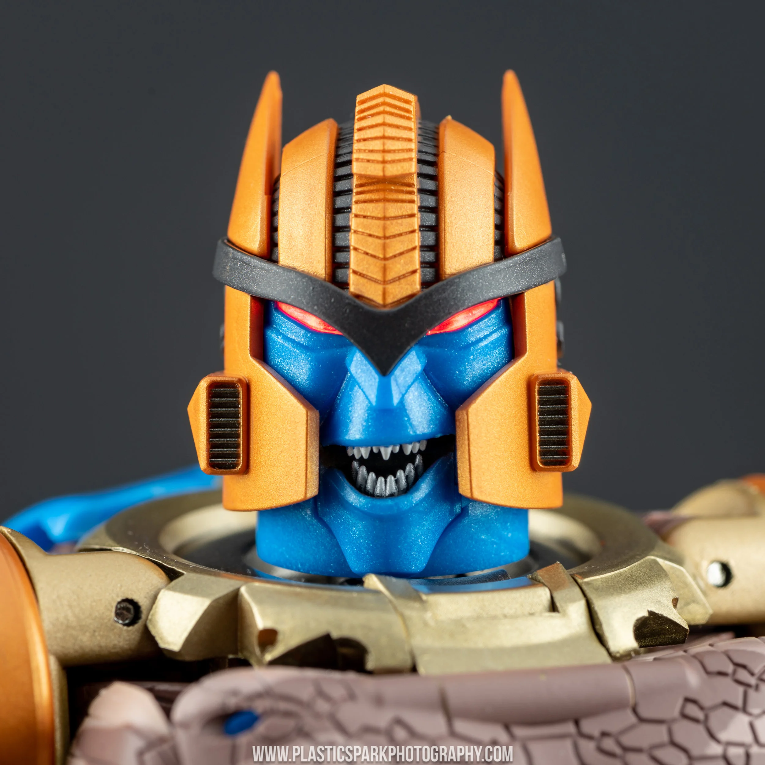 Masterpiece MP-41 Dinobot (32 of 88).jpg