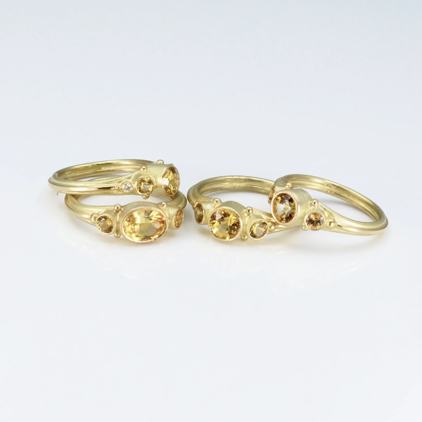  Yellow Sapphires, 18k 