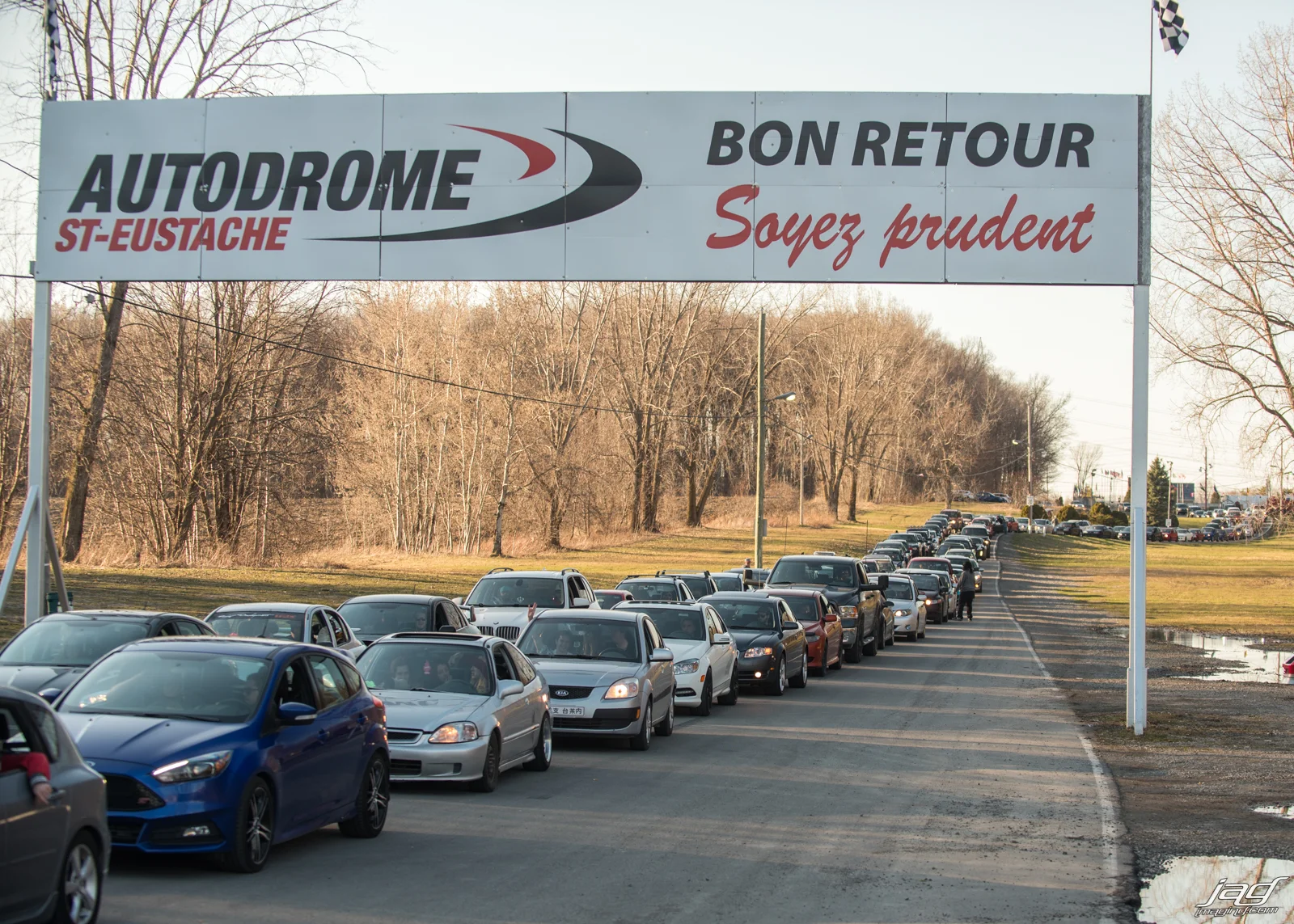 The line up was HUGE! Probably the biggest line ups for a Wednesday drags ever!