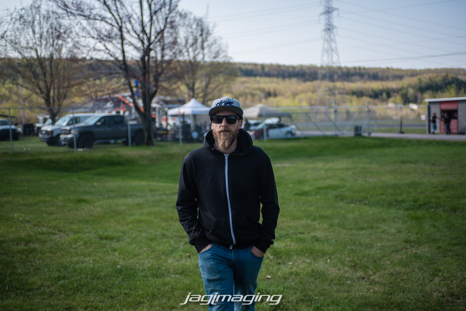 QueBash was the idea of one of my good friends Manu! Basically he wanted to put on a Maple Leaf Bash style event ( 2 days of drifting and a party at night in between ) in the Quebec City area.