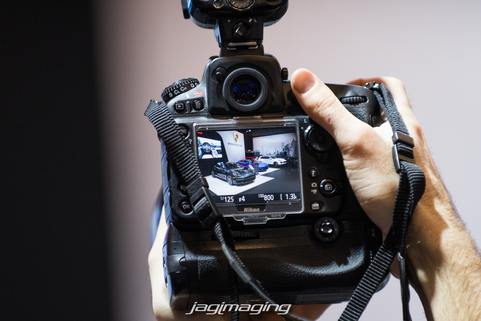 The crowds around the new cars sometimes gets so thick that its easier to just shoot the back of an other photographers screen..lol 